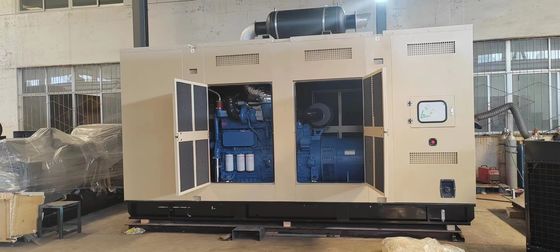 Richtungsinjektion 1000KVA Guangxi Yuchai Stille Lautsprecher Dieselgenerator für 50/60HZ Frequenz